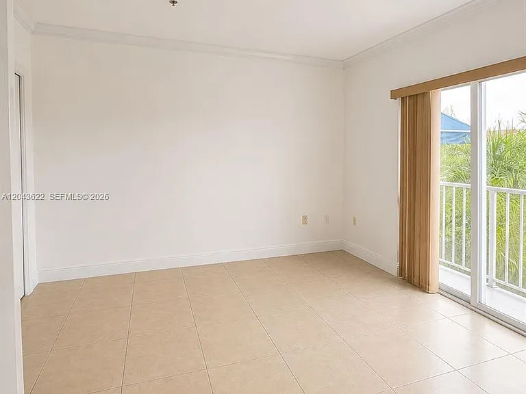 21100 SW 87th Ave #304 — Photo 4