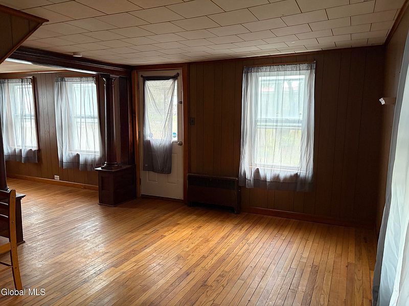 3rd image of 11 Gilmore Street