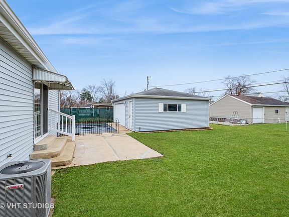 3rd image of 8220 Melvina Ave