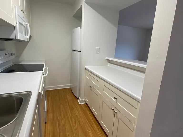 2205 — Photo 2