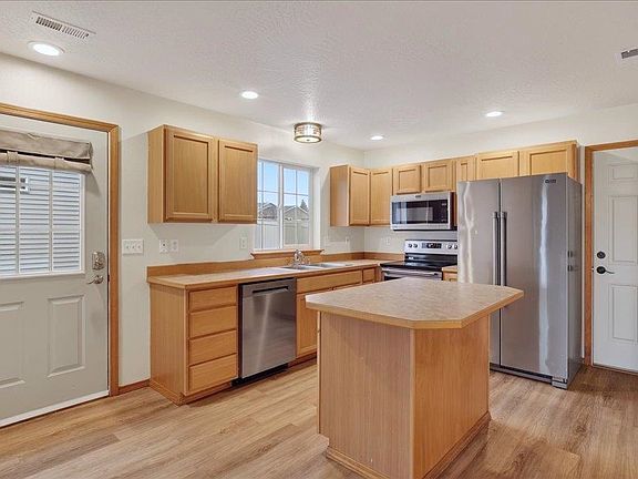 3rd image of 3208 Meadow Glen Ln #3210