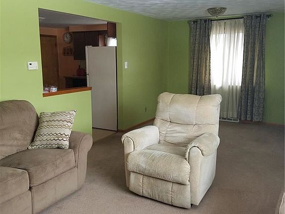 5th image of 77 Lordan Dr