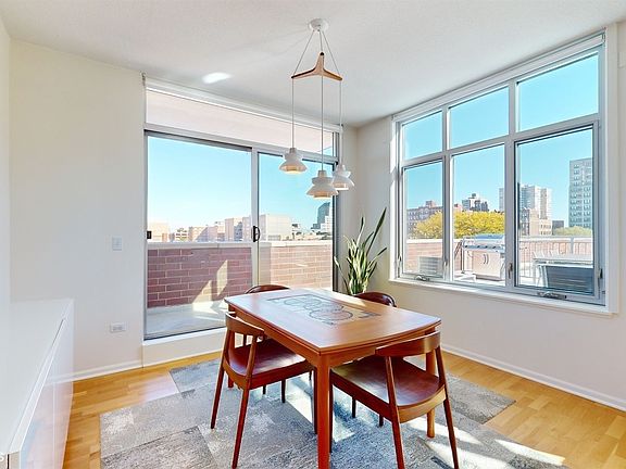 5th image of 1134 W Granville Ave #515