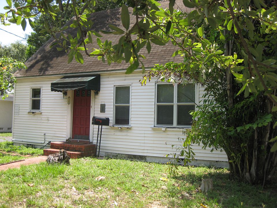 1st image of 300 SE 19th St