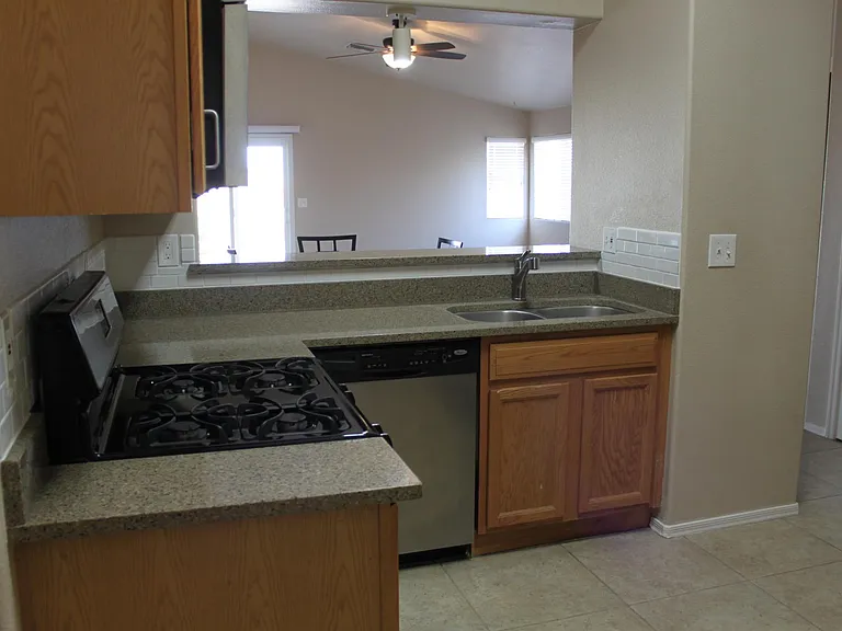 1233 N Thunder Ridge Dr — Photo 7