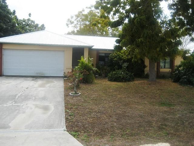 1st image of 2204 SE 2nd Ter