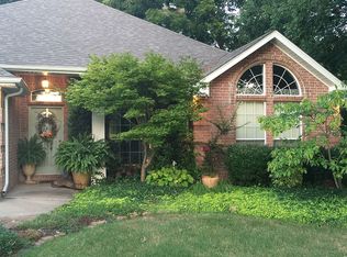 18 N Ridge Dr, Farmington, AR 72730