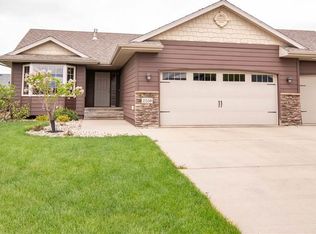 2209 S Hofstad Ave, Sioux Falls, SD 57106