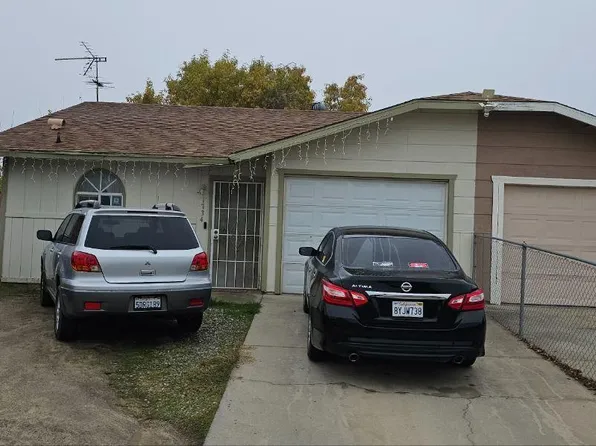 1734 17th Ave, Delano, CA 93215