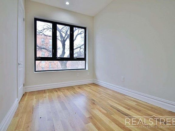 4th image of 648 Chauncey St #3