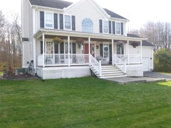 22 Derby Ln, Cranston, RI 02921