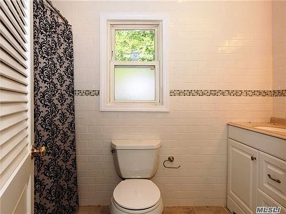 5th image of 304 Madison Ave