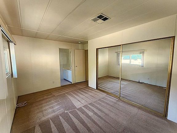 5th image of 37 Wendy Cir