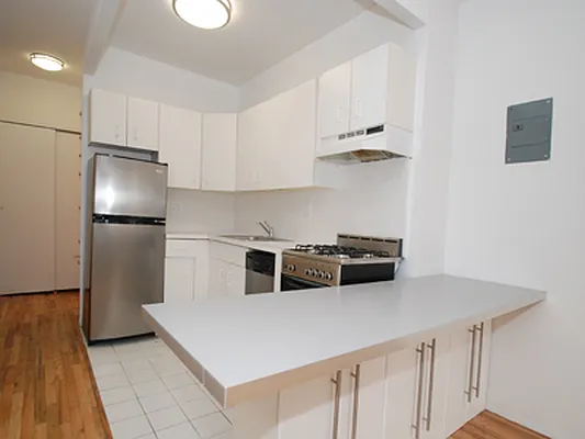 Rented by Buchbinder & Warren | media 24