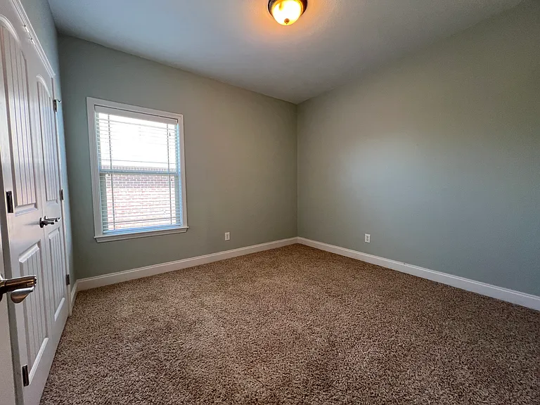 9923 Summer Woods Cir N — Photo 10