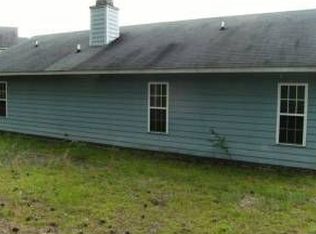 103 Woodland Ct, Raeford, NC 28376