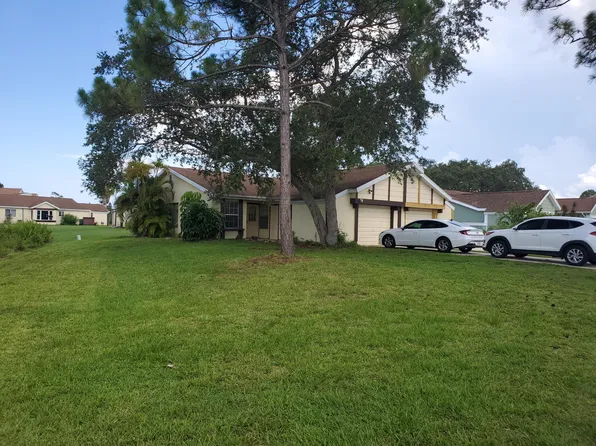 1601 SE Kestwick Court, Port St Lucie, FL 34952