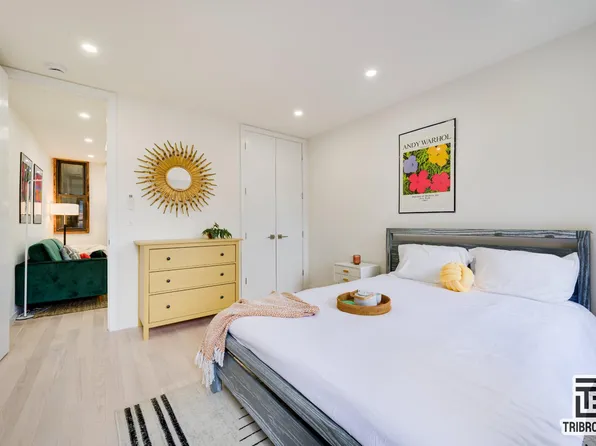 1431 York Avenue image 3 of 7