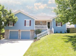 1703 Longhorn Ln, Raymore, MO 64083