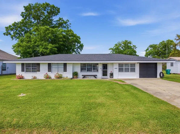 1822 Sarah Ln, Lake Charles, LA 70605