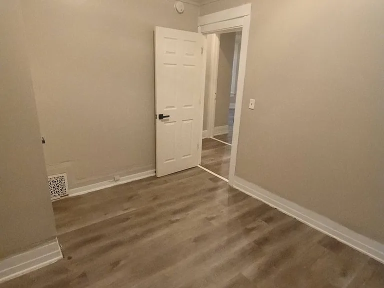 2010-2014 W Pierce St 2014 — Photo 5