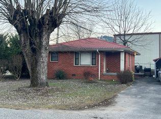 44 Laura St, Robbinsville, NC 28771