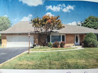 1952 De Cook Ave, Park Ridge, IL 60068