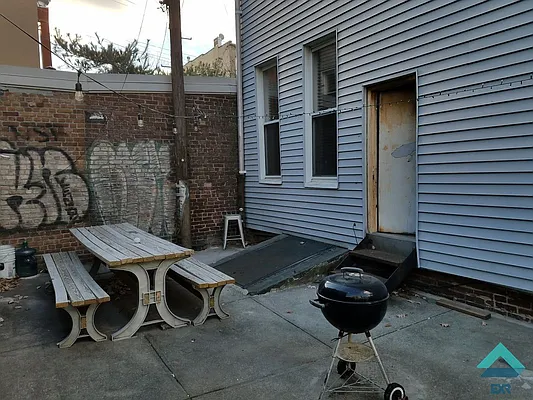 Rented by EXR | media 52