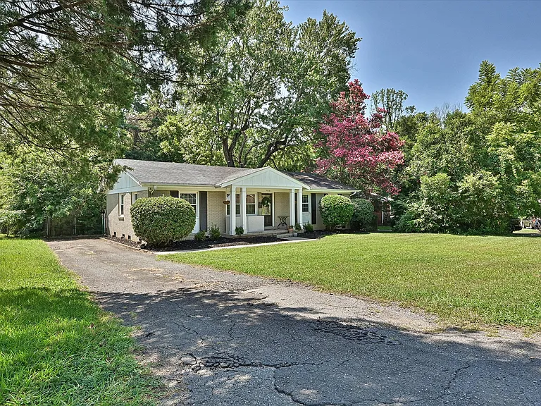 4730 Crestmont Dr — Photo 3