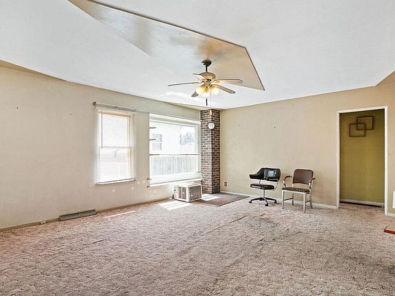5th image of 715 Deuel St