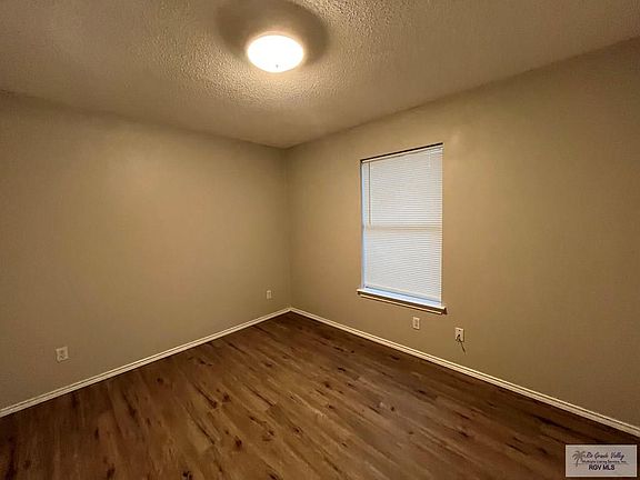 4th image of 26118 Meredith St