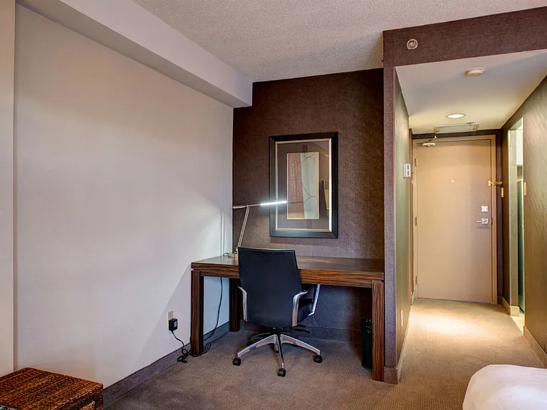 341 Maclaren St — Photo 12