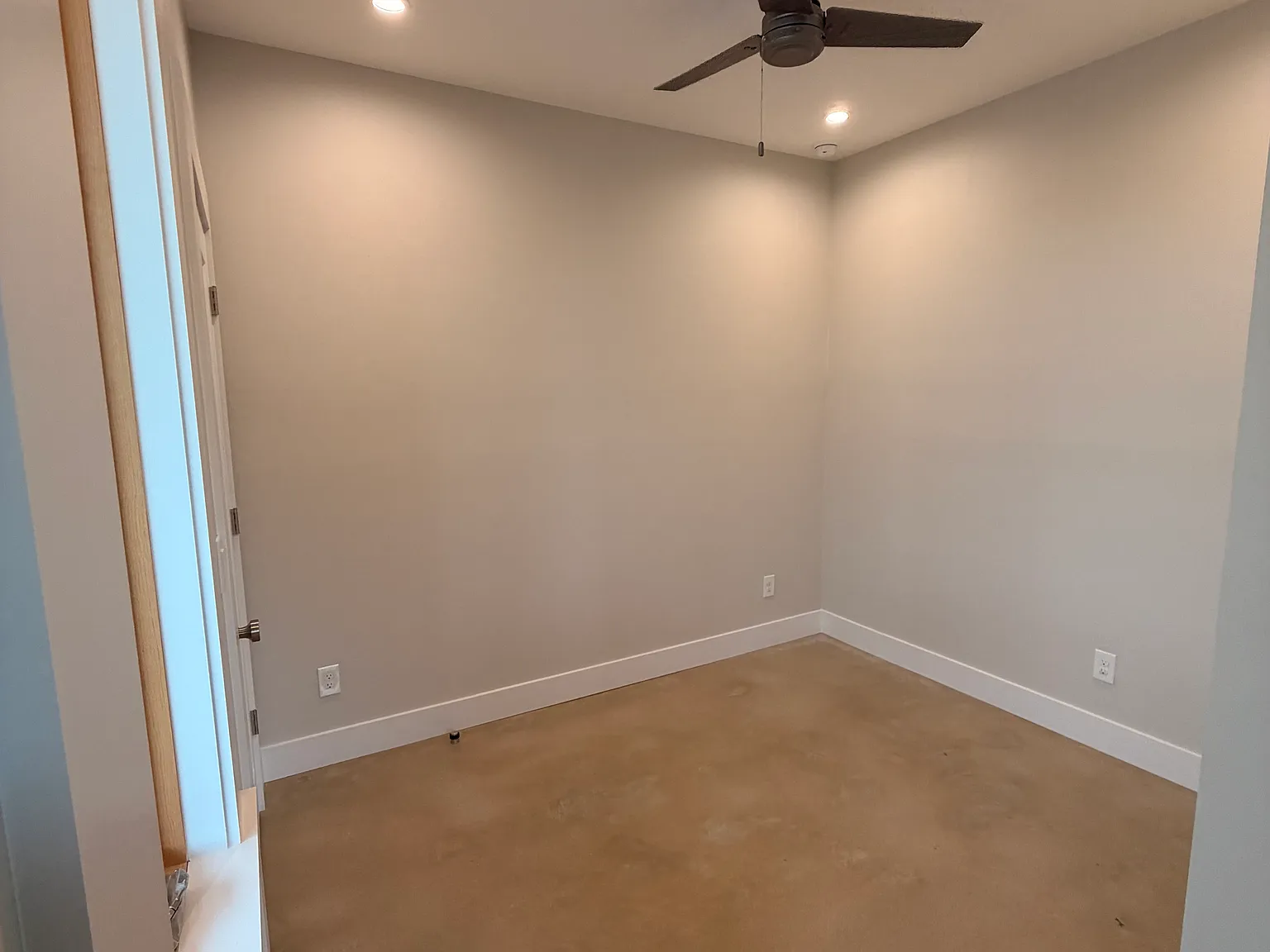 2 bed, 1.5 bath, 1100 sqft, $1,950 — Photo 2