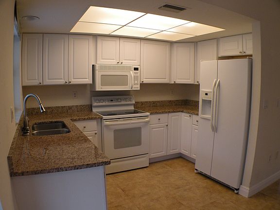 2nd image of 4468 Larkspur Ct