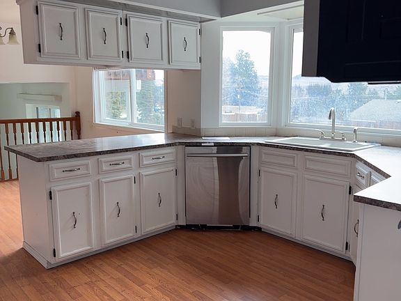 3rd image of 111 W Hale Avenue