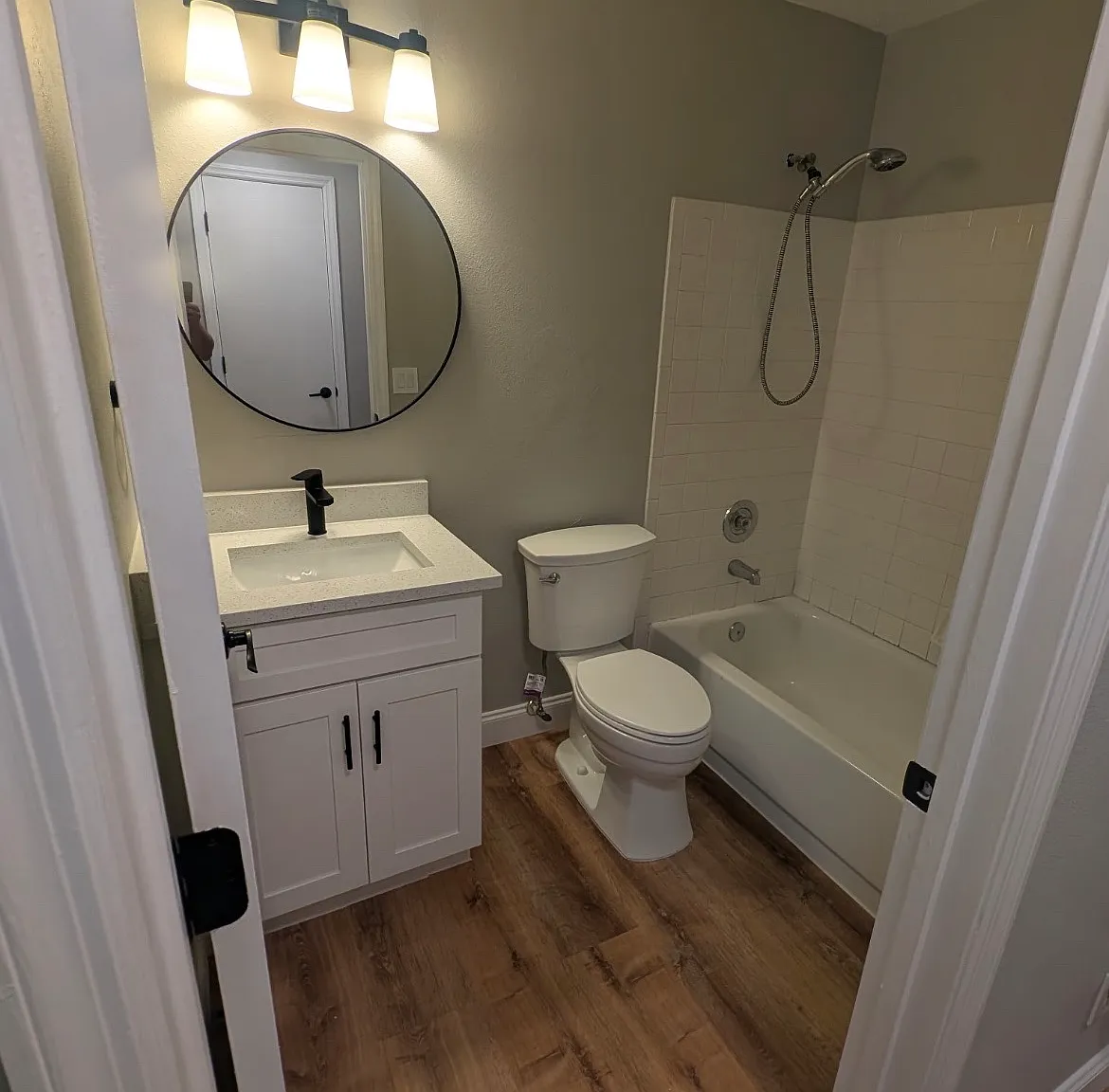 3 bed, 1147 sqft, $2,300 — Photo 4