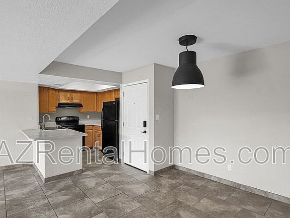 4th image of 540 N May St #2143