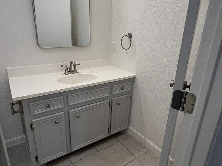 2501 Orleans Dr — Photo 15