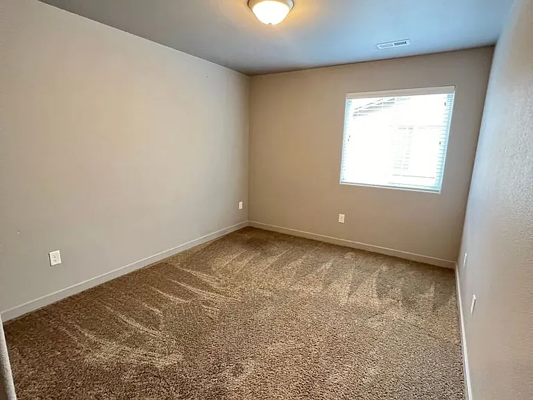 311 F St NE — Photo 6