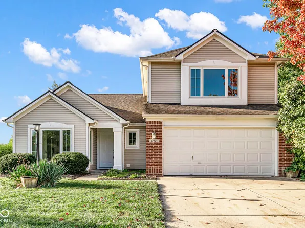 8921 Woodlark Dr, Fishers, IN 46038