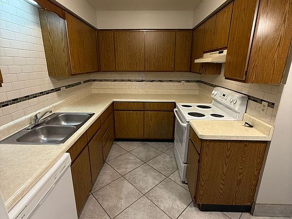 5th image of W194N16510 Eagle Dr APT C5
