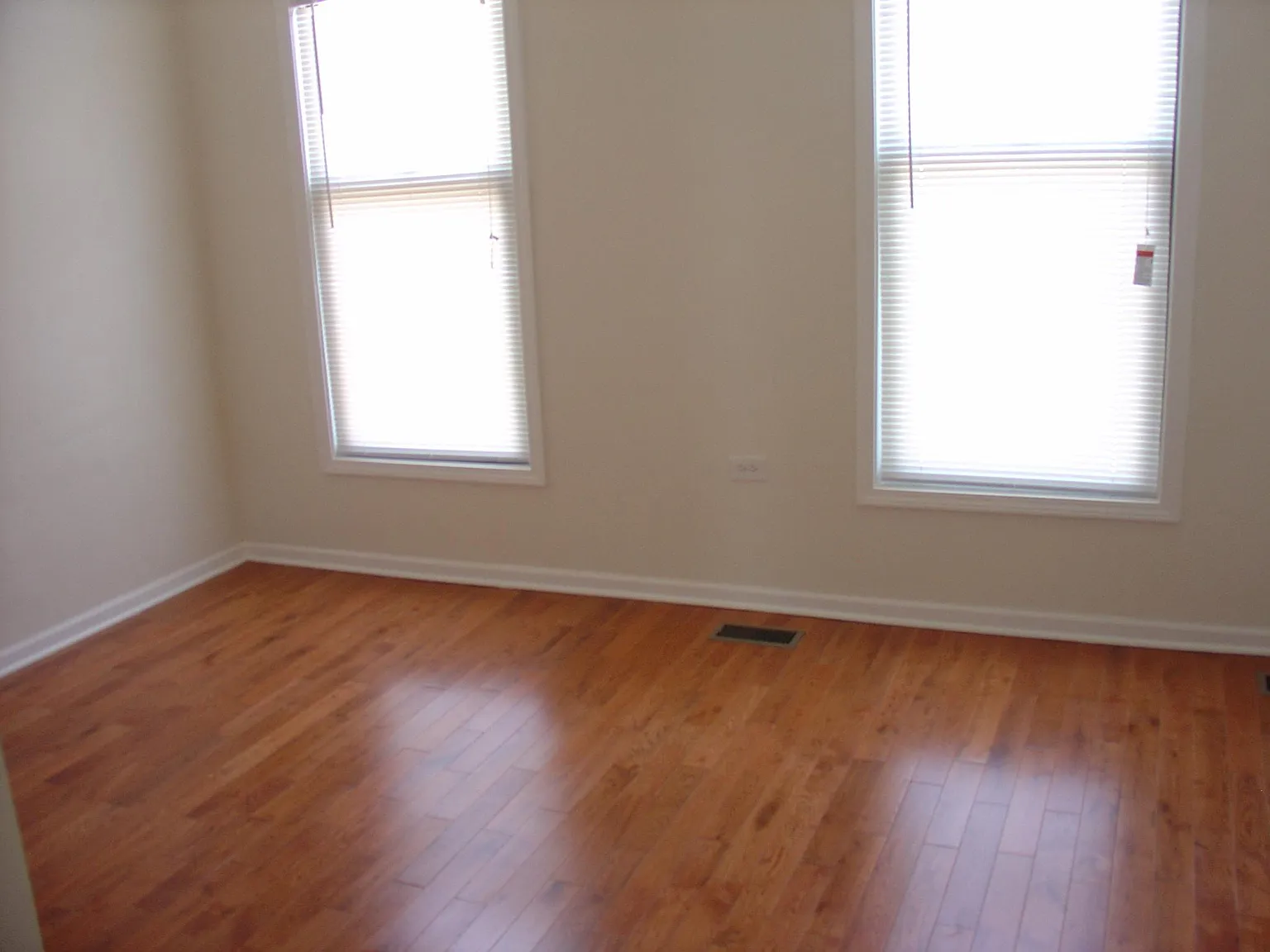 4 bed, 1555 sqft, $1,050 — Photo 3