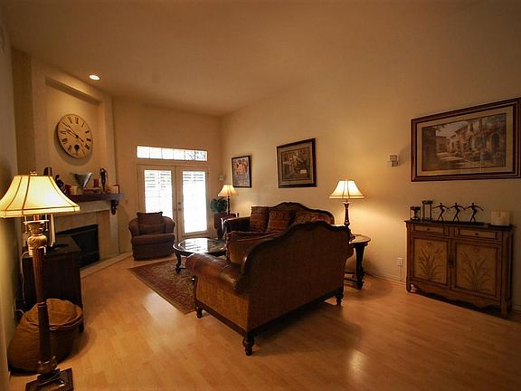 4th image of 3137 E Hillcrest Dr