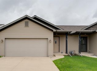 61 Oak Park Rd, Bloomington, IL 61701