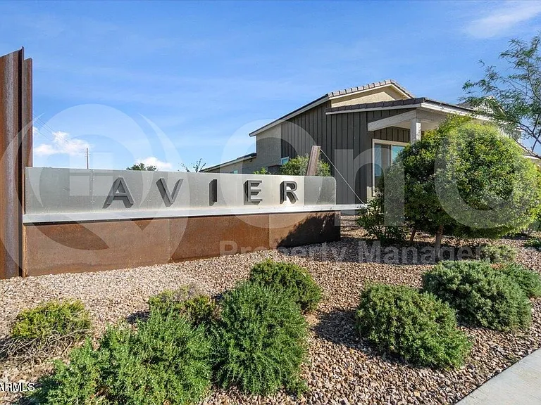 2051 E Wisteria Dr — Photo 20