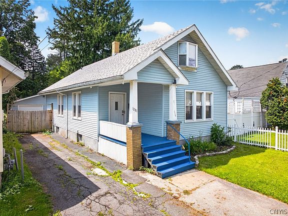2nd image of 1221 Ash St