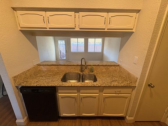 5th image of 2145 Pueblo Dr