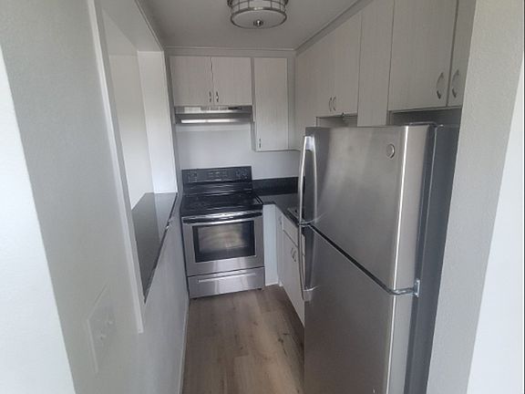 5th image of 3377 S Clarkson St APT 202