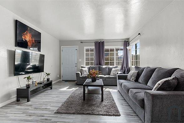 1st image of 432 Claydelle Ave