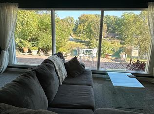 1042 N Florissant Rd, Saint Louis, MO 63135